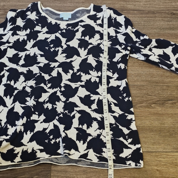 CeCe By Cynthia Steffe Blue/White Floral Long Sleeve Soft Womens Sweater Sz M - Picture 9 of 9